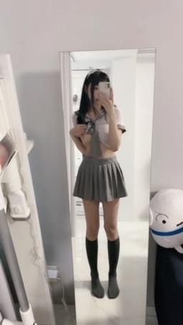 miyukibaby : 🩶🩶jk制服♠️誘惑🩶🩶讓你看看👀裙子裡面一定要丁字褲🫣