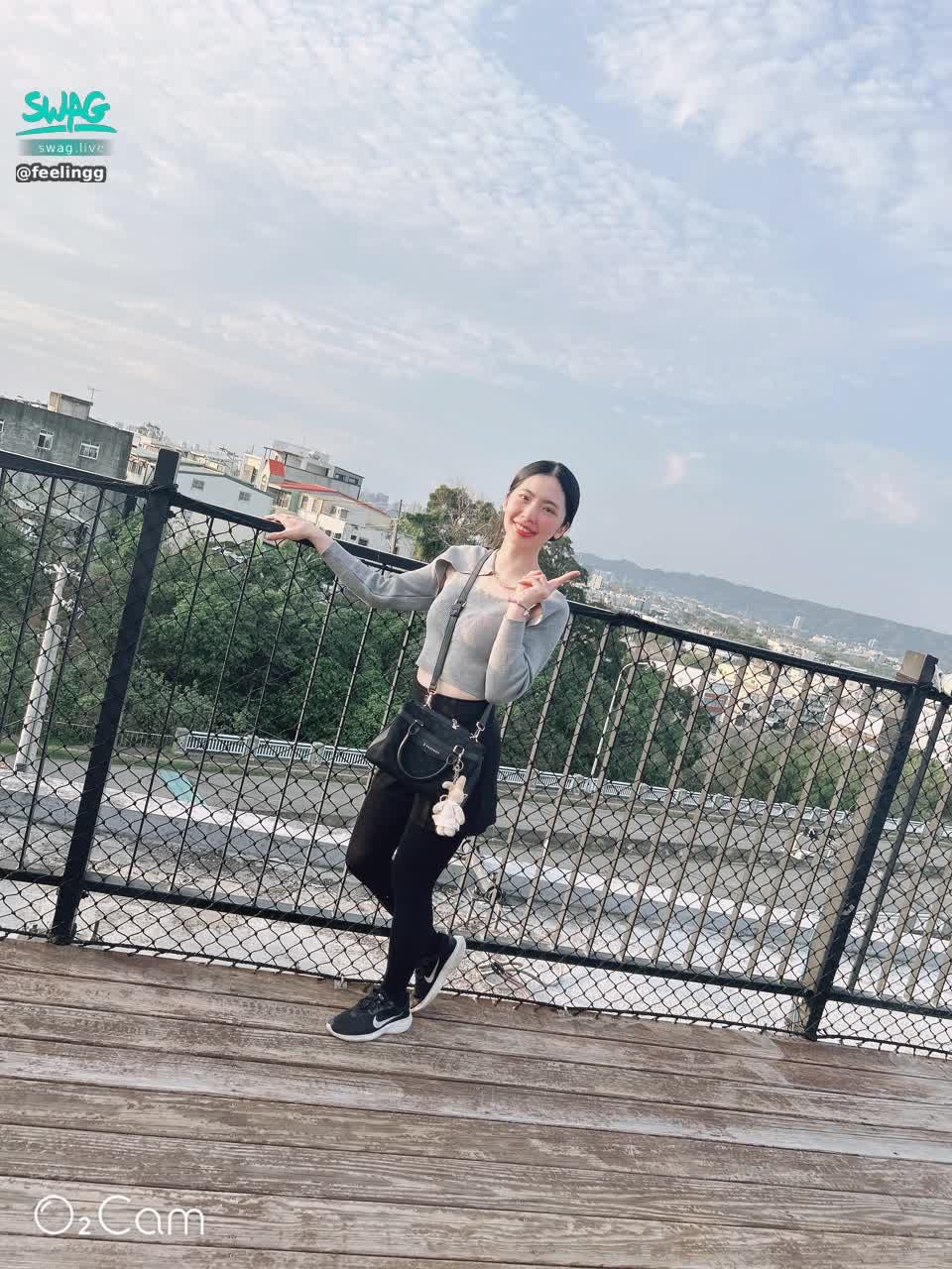 feelingg : 出門遊玩想認識異性Babe