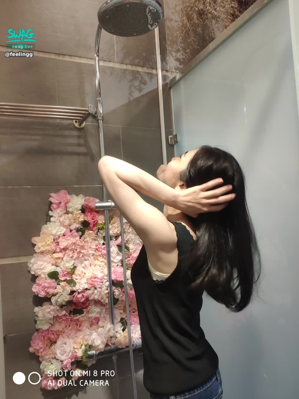 feelingg : 雨天在家舒舒服服的洗香香Babe