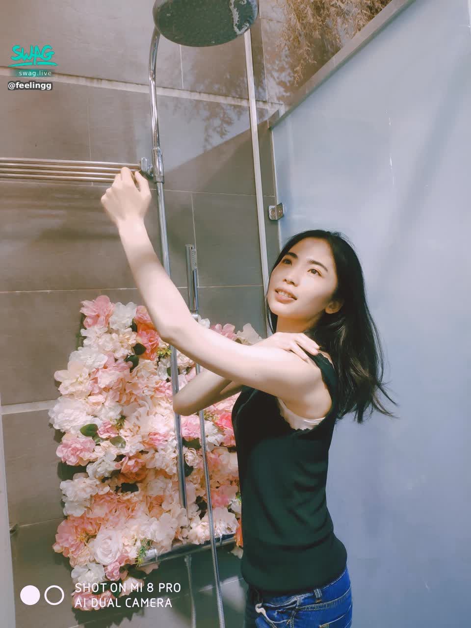 feelingg : 心癢難耐想揉自己的身體，想約哥哥一起洗一場酣暢淋灕的澡❤️❤️❤️Babe