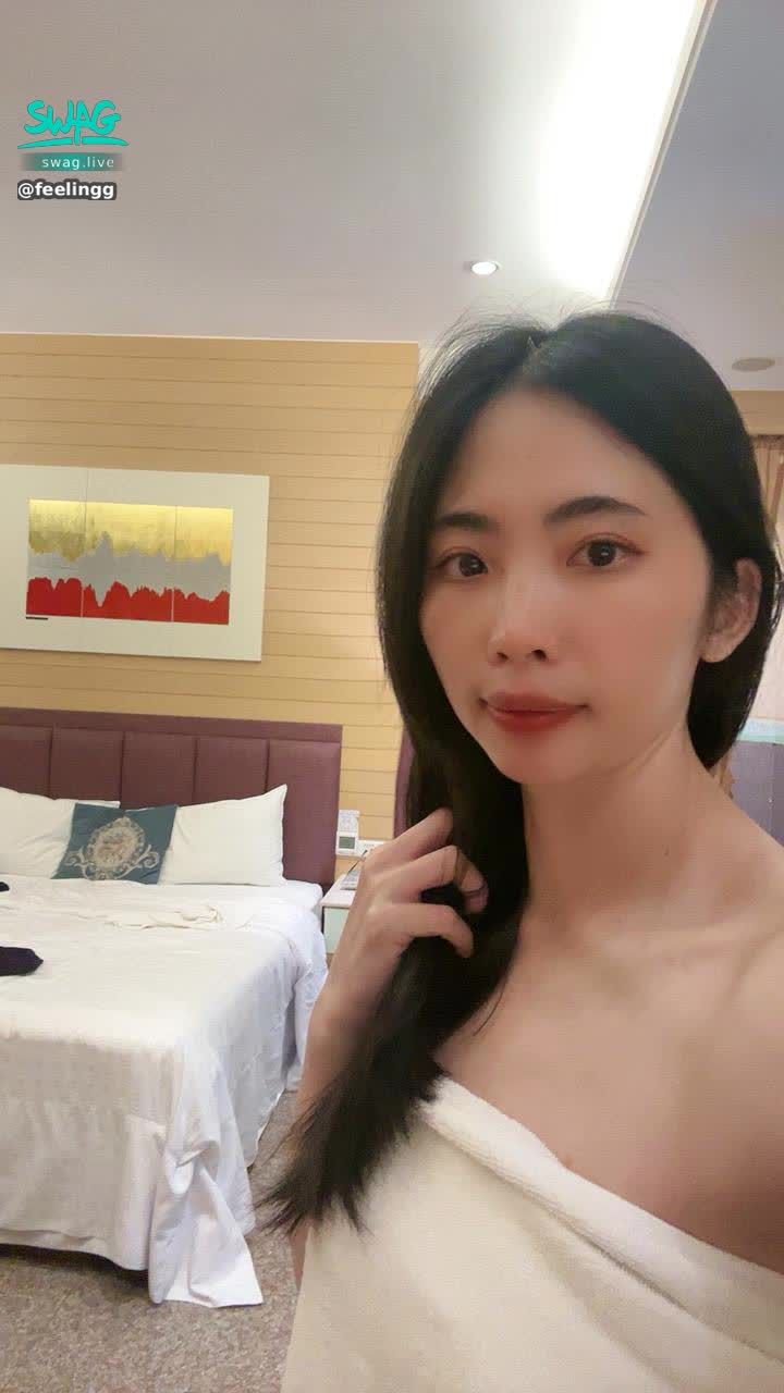 feelingg : 早上下班後準備洗澡嘍🧼Babe