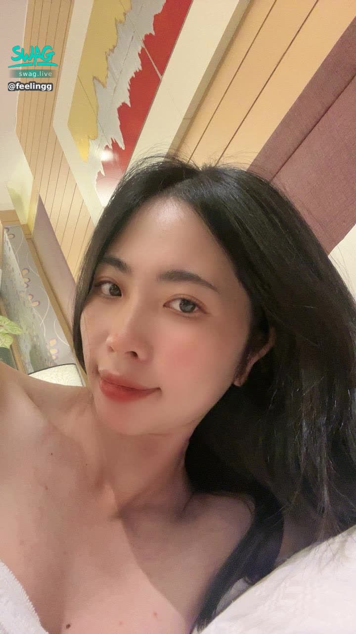 feelingg : 下班後好累 先躺一下休息一下♨️Babe
