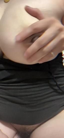 lovepapa_1990 : 被鄰居姐姐的超美巨乳勾引了🔞🤫