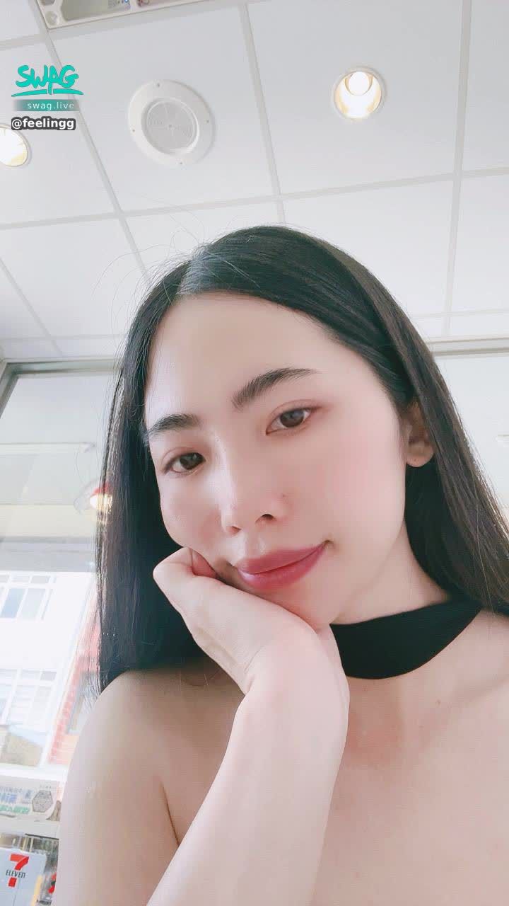 feelingg : 早安早上很適合思考未來人家以後想做性感舞蹈主播希望哥哥們能來支持我❤️❤️❤️❤️