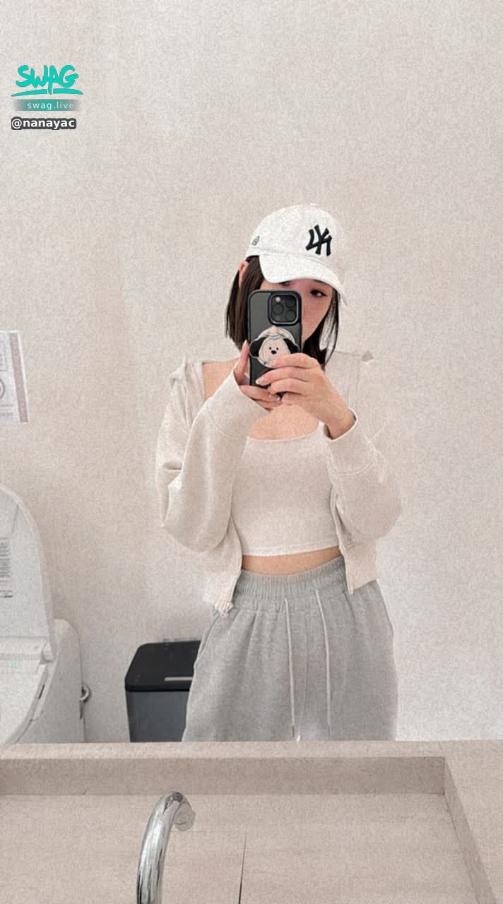 nanayac : 七月快樂🥳 
請大家繼續用鑽石💎攻擊我吧 😝Babe