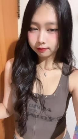 bluemoon.12999 : 今晚1.開播～來陪陪我