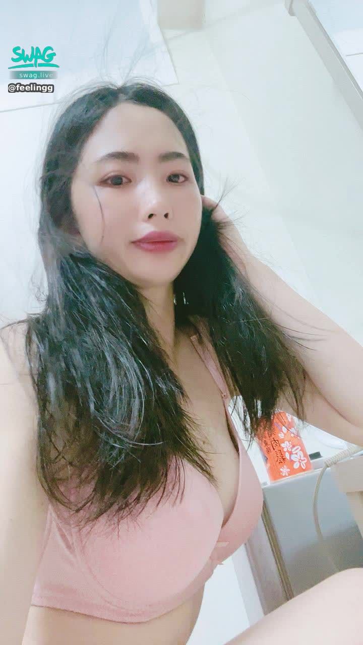 feelingg : 吹完頭髮好舒服～🥰🥰🥰