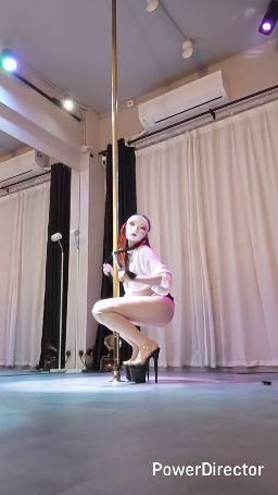 floraof : ❗🔐小心重複解鎖❗1800鑽長片已包含此內容❗
▶️脫衣舞直播低鑽精簡版👙
完整版請留意不定期的鋼管舞表演場次直播 限時表演會有片中內容😘😘 #腿 #高跟鞋 #OL #長腿 #sexy #sexy