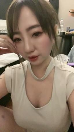 hannababy_ : 德國加碼活動 6/30 - 7/3 柏林現地加碼活動：
📍排行榜時區為台灣時間
 （對應柏林當地時間為：6/29 18:00 - 7/3 17:59）
 https://go.swag.live/campaign
比賽只到台灣時間7/3的17:59分唷！因為時差+行程關係
要配合台灣時間開播實在是太難了，走在路上開播又很危險怕被搶，希望多多私訊送禮支持漢娜🥺

#swag #德國柏林 #kitkat夜店#時裝走秀