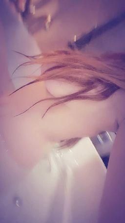 aisa : 🎀巨乳沐浴誘惑🎀翹奶頭🍭超粉😝愛撫自己