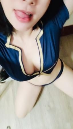 lelelina : 跪著仰視角看看樂樂下盤有沒有力😘
#樂樂#乳溝#露臉#愛撫#性感#騷#白皙#性感