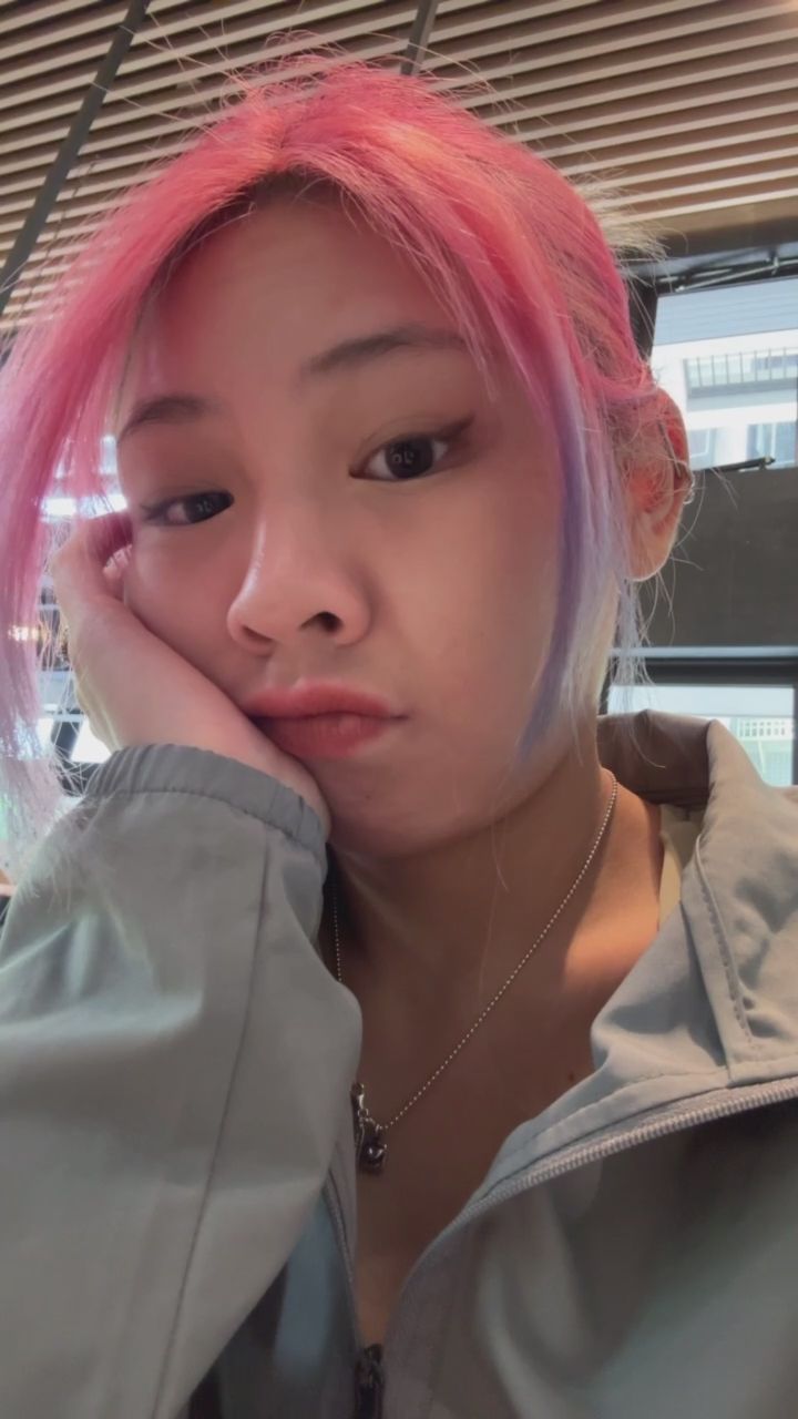 lustine : 昨晚不小心睡太少...
度估了一整天😭😭😭
超級累的~私訊陪我聊天提神好嗎😂

#生活 #露臉 #日常 #可愛 #甜美 #素人 #sexy #性感