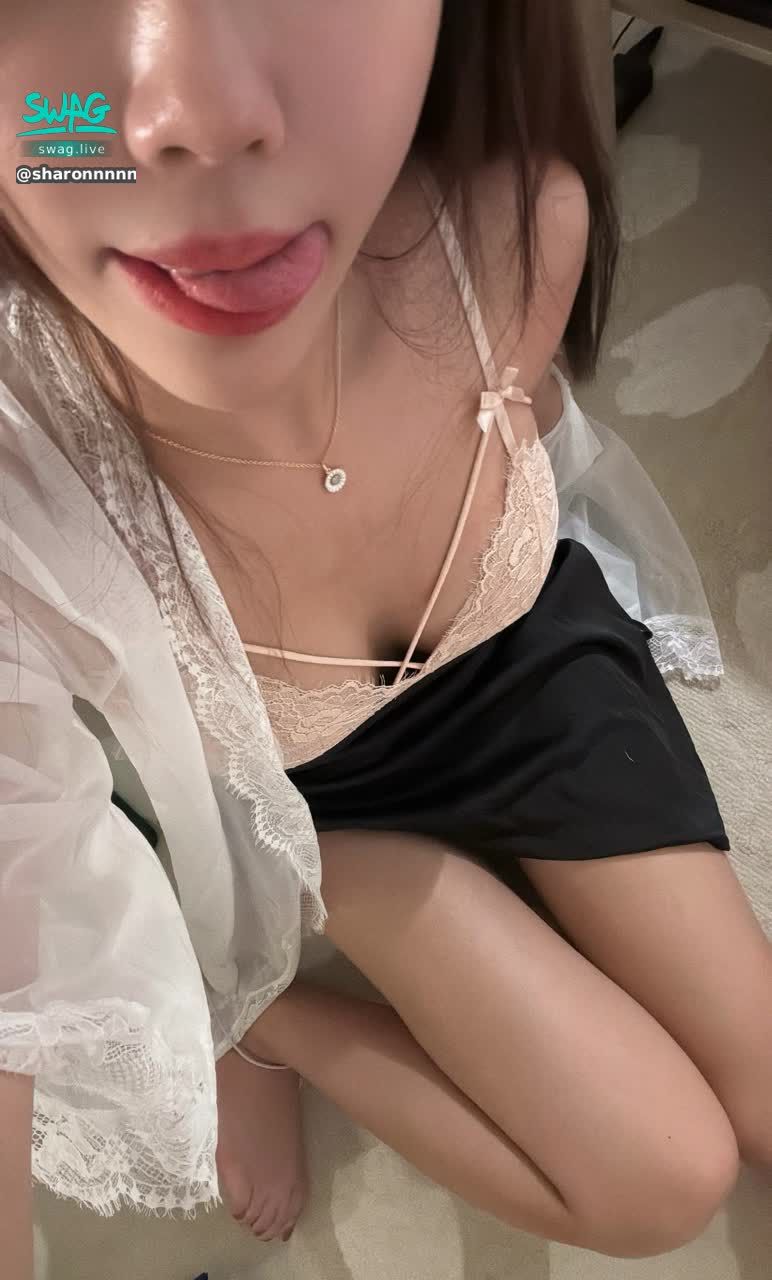 sharonnnnn : 昨晚的雪倫⋯好像特別有感覺？❤️🫣