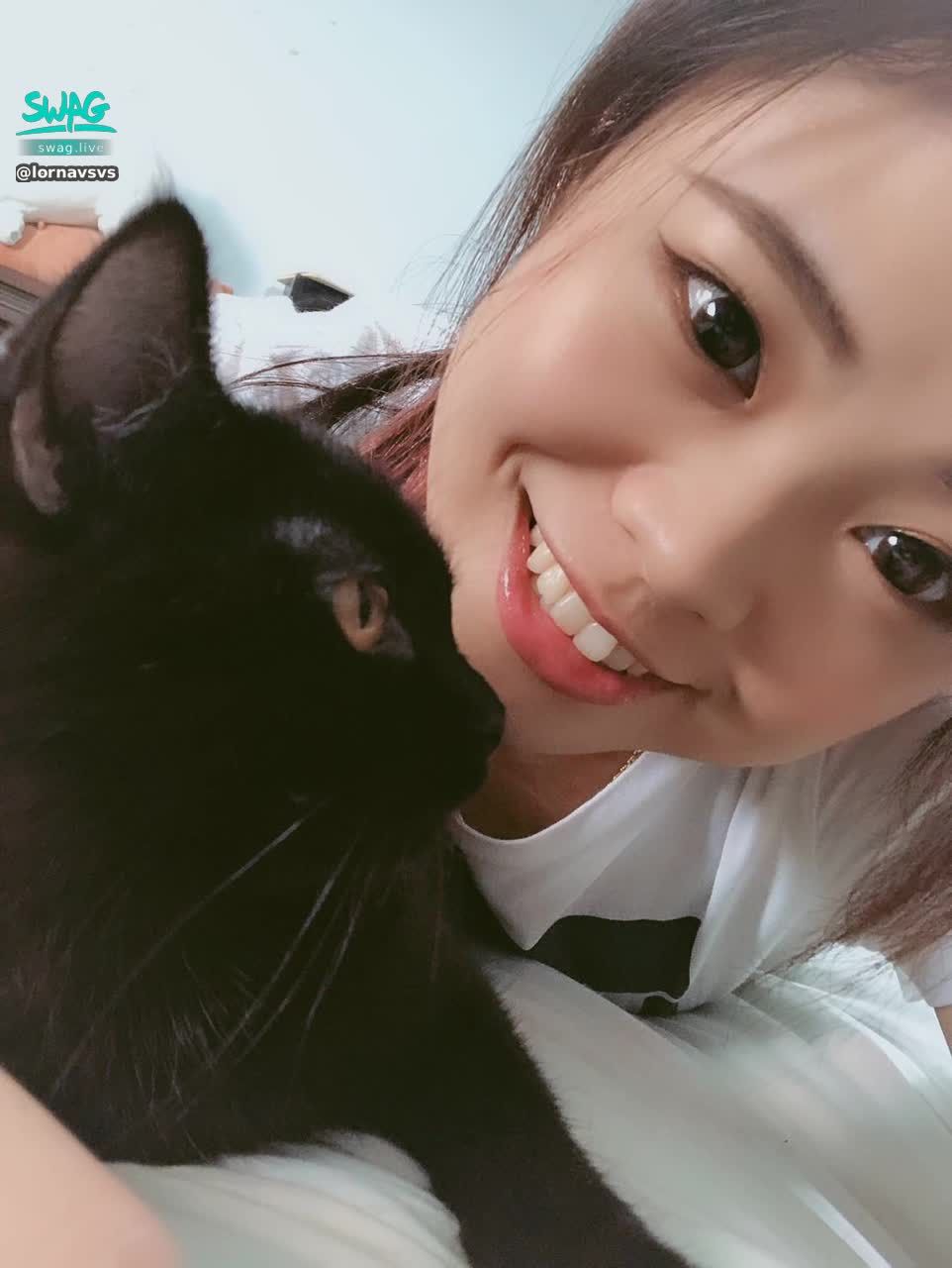 lornavsvs : Babe哪個可愛