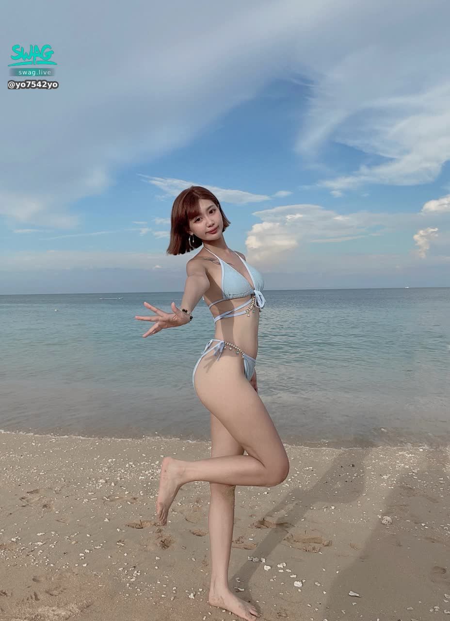 yo7542yo : 要跟我一起來個海邊鬼抓人嗎~
快來抓住我😜ꔛ♡