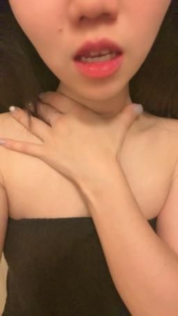 lu.cy0_0 : 低鑽💎解鎖🔓這種天氣真是讓人想做愛🙈🙈🙈