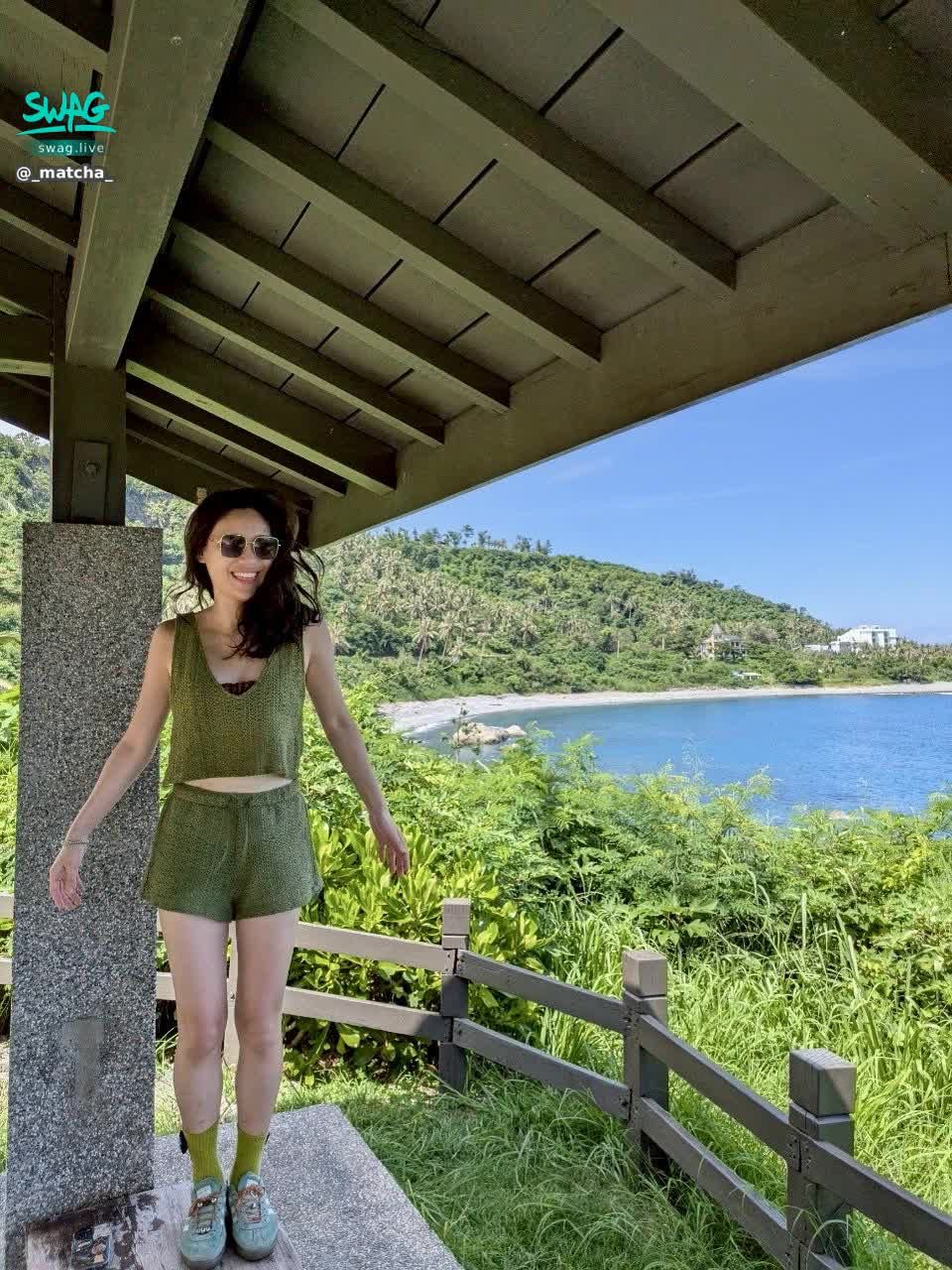 : Share the holiday matcha with you 💚
Still wrapping myself green, haha
Want to go out with me or have dinner?
You can private message me 🥰

#sexy #性感 #戶外 #露臉 #長腿 #素人 #甜美 #約會