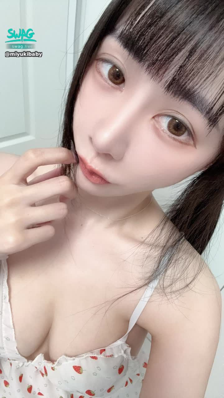 miyukibaby : Unlock 🔓 Complete the photo reply and get 2 hidden copies 🍓👅🎁😈