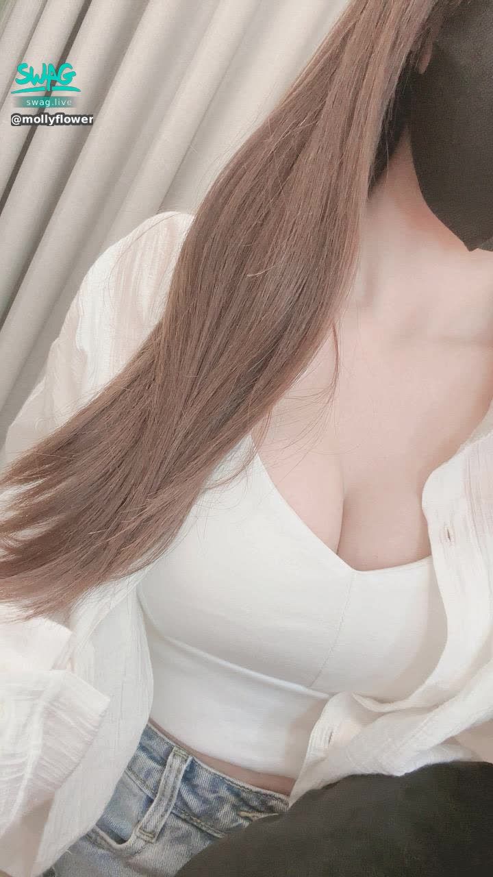 mollyflower : Come and chat with me on the live broadcast ❤️❤️❤️