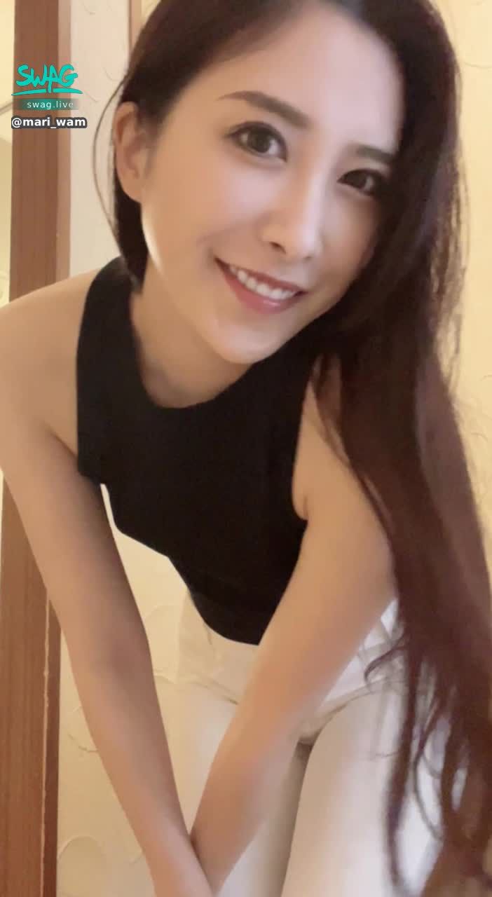 mari_wam : Phot from new video💛
