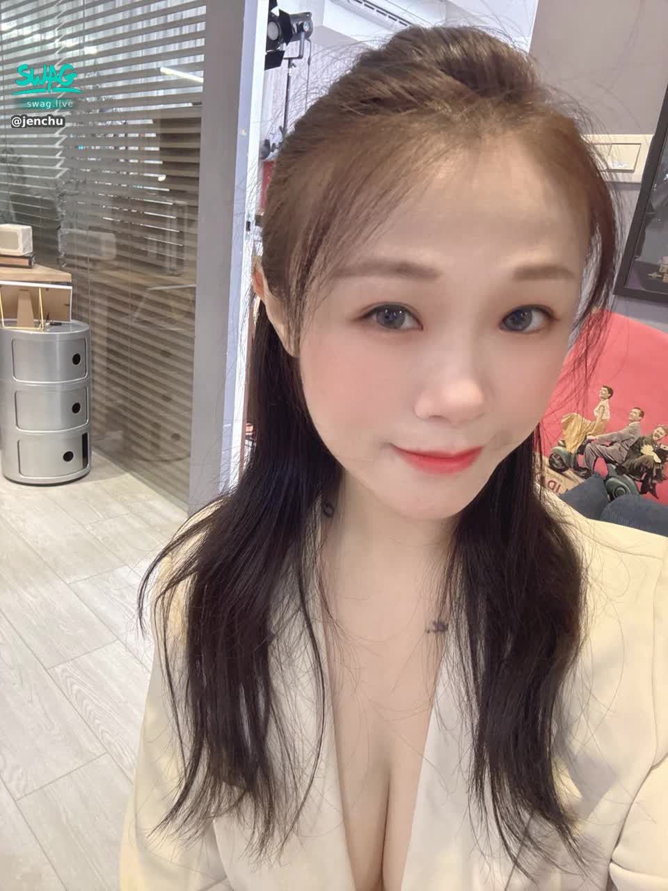 jenchu : 嗨我是貝貝❤正在尋找我的寶寶
剛踏進SWAG領域的小萌新👀
可甜可壞~更愛搞怪😂
請大家多多指教囉~
#生活 #日常 #露臉 #甜美 #可愛 #新人 #奶 #性感 #sexy