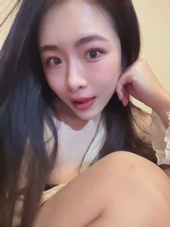 cherry020800 : 半夜睡不著~有人想一對一嗎🥰 #sexy #性感 #生活 #騷 #日常 #露臉 #可愛 #甜美 #素人 #白白嫩嫩