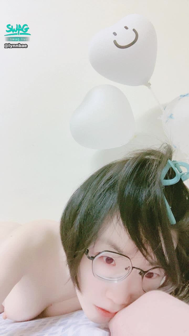 lynnbae : 露出點破綻吧 讓我知道你也在意我🥰
#露點