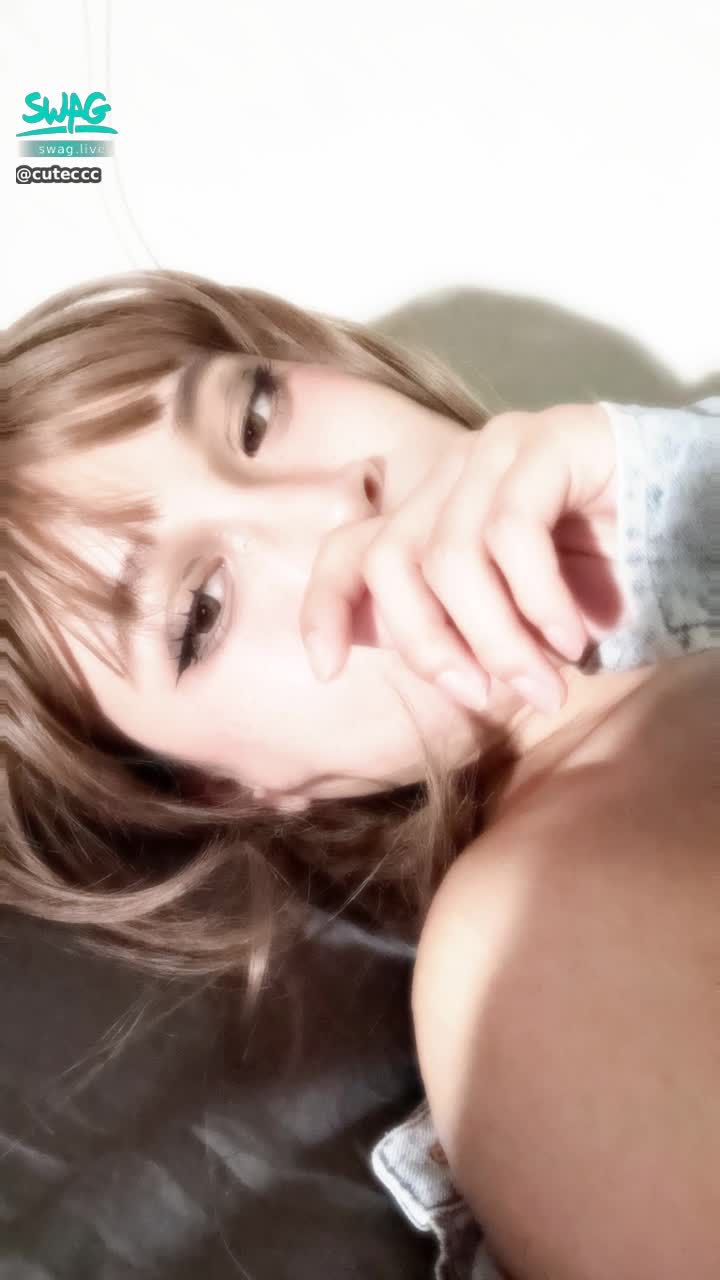 cuteccc : 幽幽肚子痛爆啦😭😭😭😭
Babe要來幫我呼呼嗎🥲