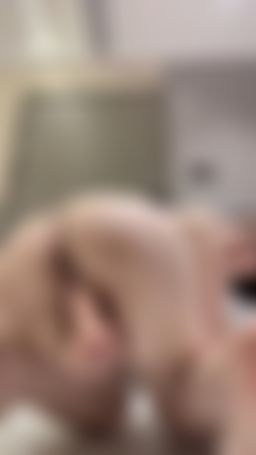 cc.2025 : 小母狗趴着，让主人肉棒一遍又一遍的插进来#騷 #屁股 #露脸