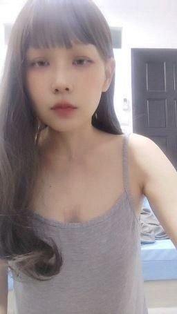 lolo1004 : 好想穿著睡衣在床上被玩弄🥵