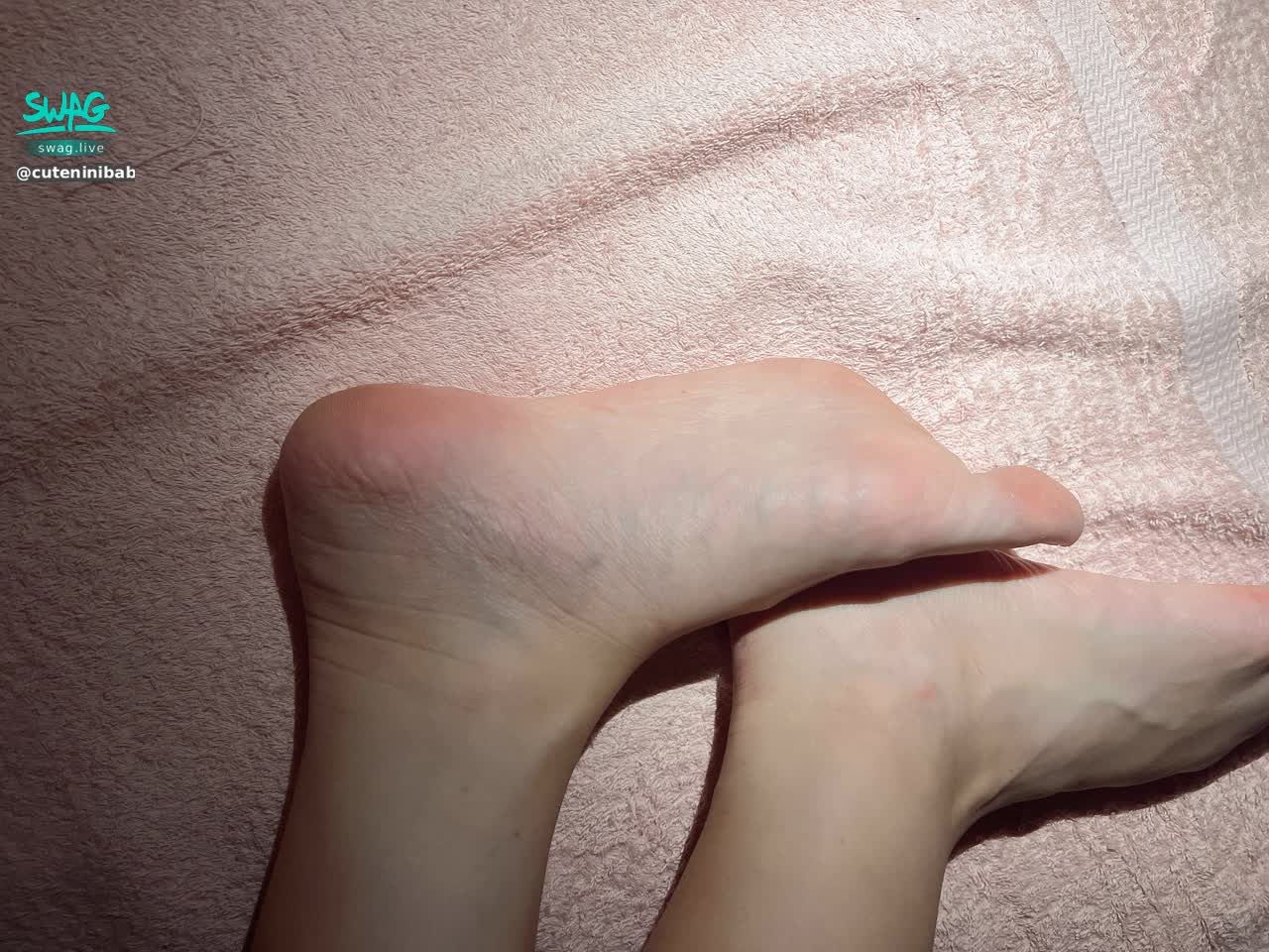 cuteninibaby : Is there foot control? 🙋🏼‍♀️