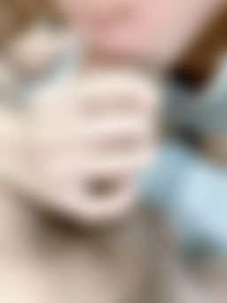 lizbaby : 吃肉棒，嘴巴太小都吃不完呢
#口交 #深喉 #肉棒