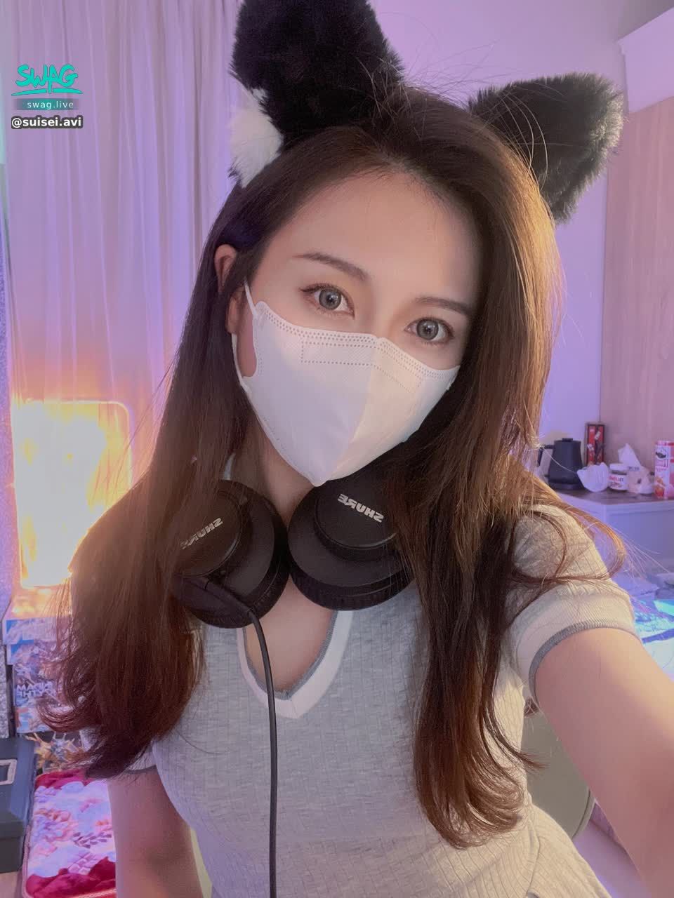suisei.avi : 早安💙想買新耳機了☺️推一款嗎～（耳罩式！！）