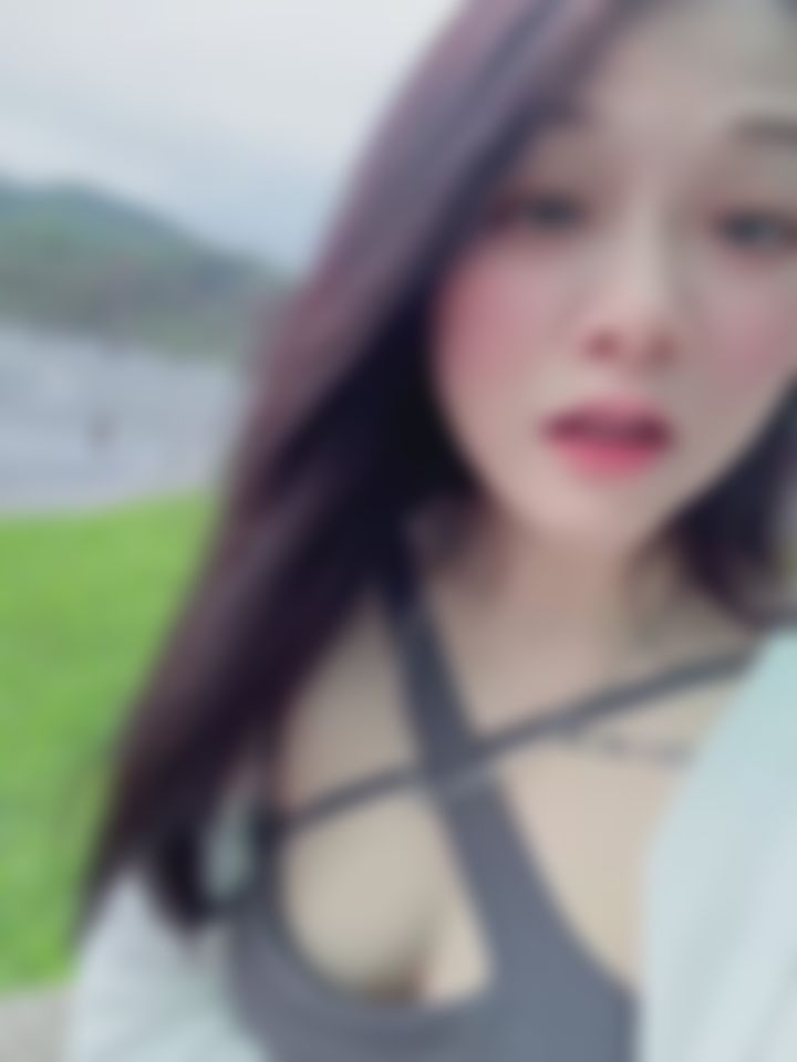 jenchu : 來❗看完請問~我的隱形眼鏡是什麼顏色👀
私訊答對的😜送你福利影片

#sexy #性感 #生活 #騷 #奶 #大奶🔥 #露臉 #戶外 #可愛 #甜美 #巨乳