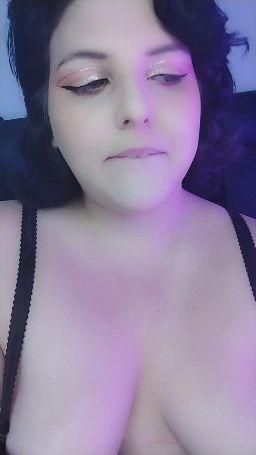 sexylaura : suck My toy