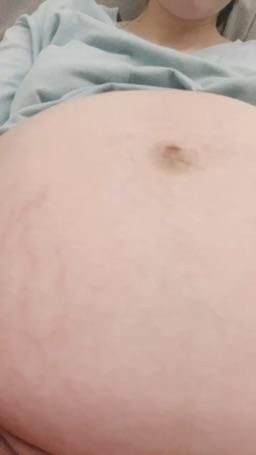 momopoly0035 : 每天看奶看穴
粉絲們不膩嗎
來看看小寶寶
給媽媽點禮物
感恩各位大德