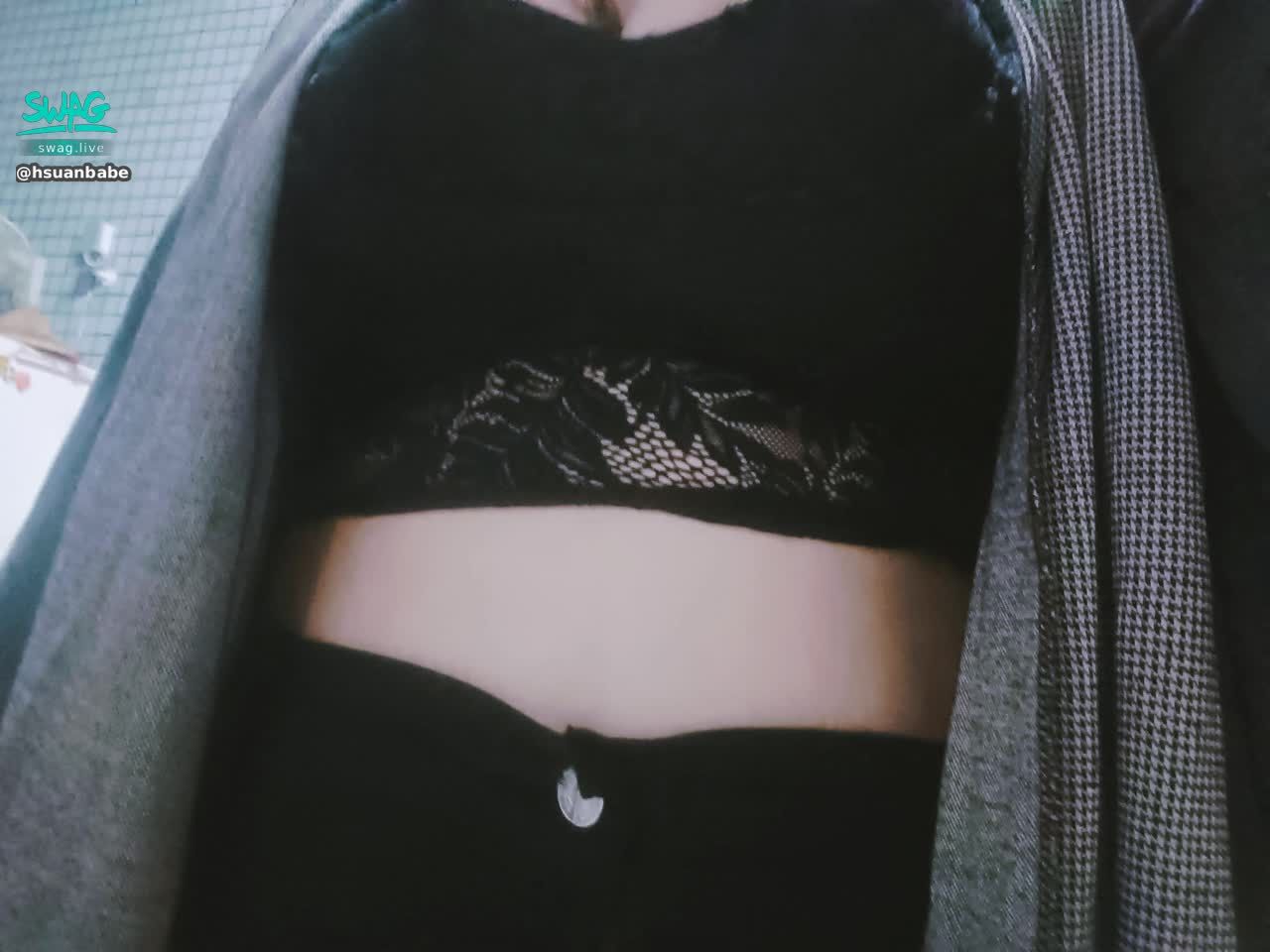 hsuanbabe : 這是你們眼中的肉肉身材嗎?👅