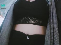 hsuanbabe : 這是你們眼中的肉肉身材嗎?👅