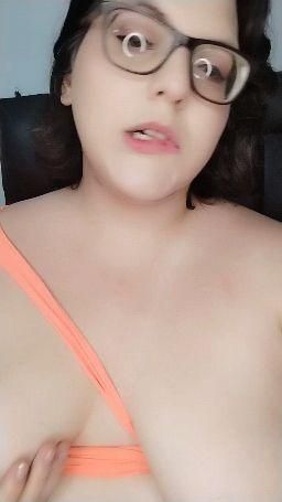 sexylaura : dildo for my tits