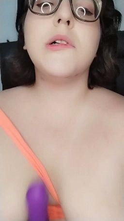 sexylaura : look how I suck my toys