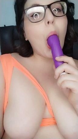 sexylaura : how I lick my toy