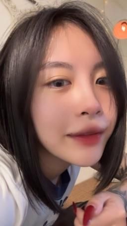 quellaa : 只是想要你多看我一點🫶