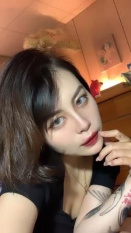 quellaa : 這件衣服….🥴😈