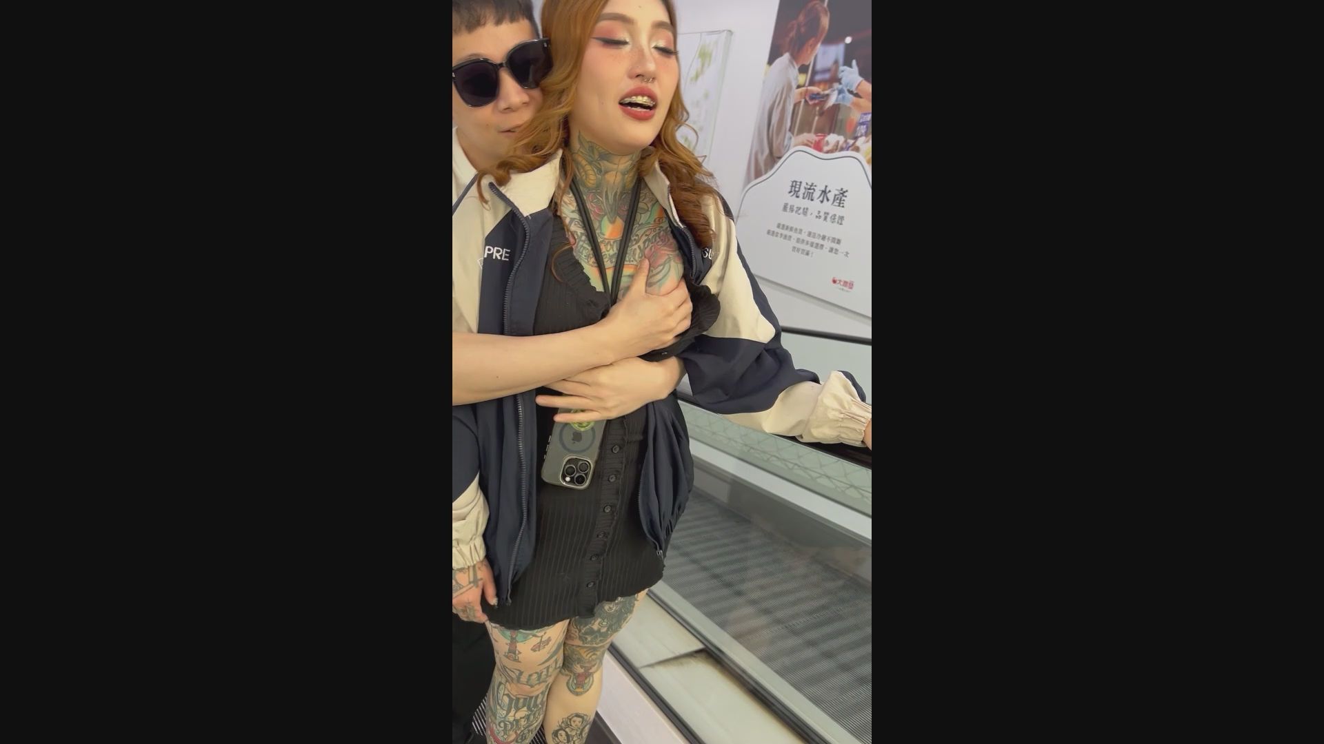 babes.private : 搭個手扶梯 手就跑來摸我的奶‼️