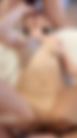 maggiebabe : 好深…整個玩開的粉絲塞的好滿❤️

愛上這個感覺…騷樣指數整個提升
#3P 放 #無套 #實戰