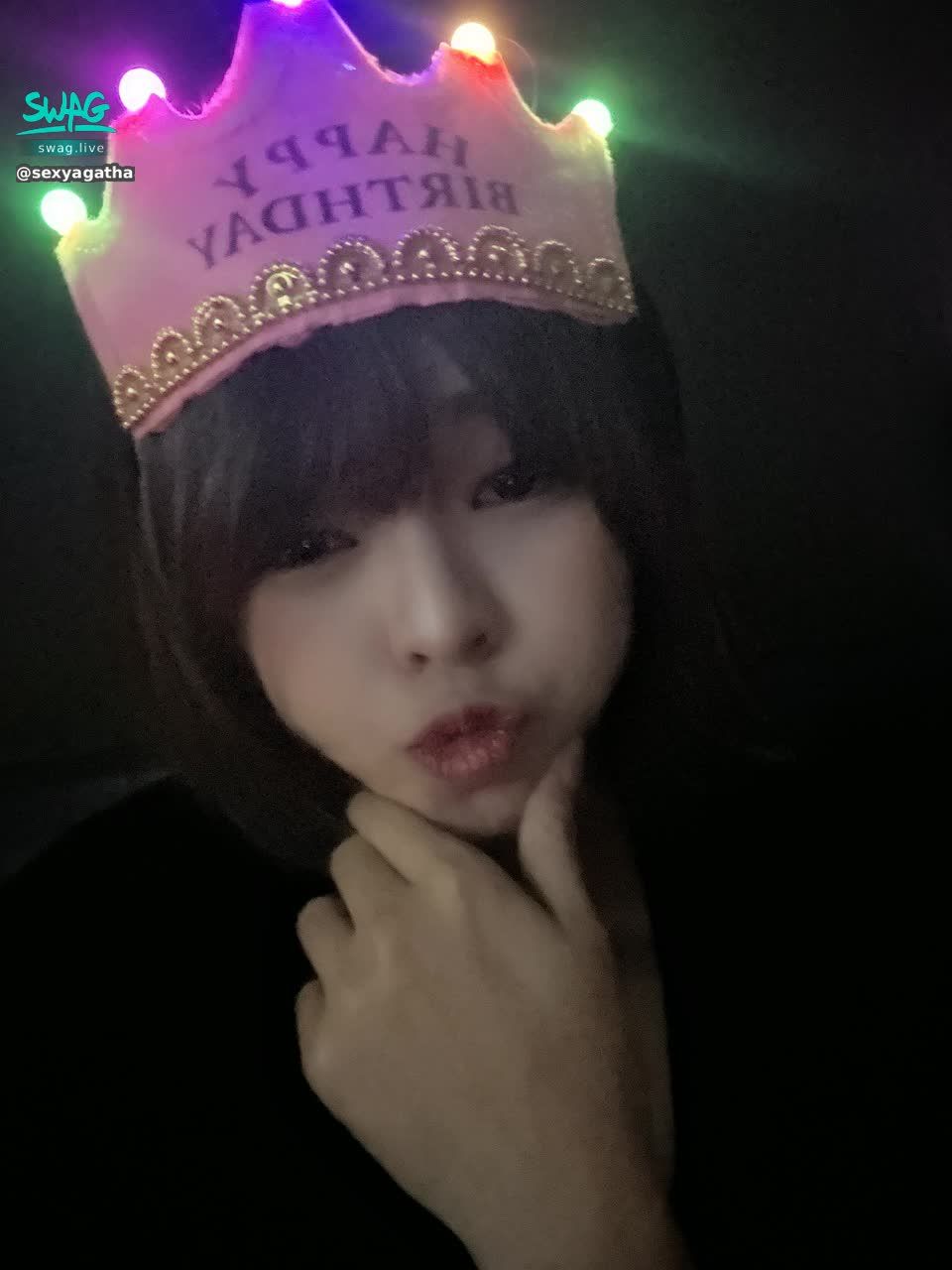 sexyagathaa : 7/26生日趴
新粉絲刷一個摩天輪即可參加
參加過的寶貝刷一個雲霄飛車❤️
當天有請來一位神秘嘉賓（美女喲😍）歡迎大家踴躍參加🫶