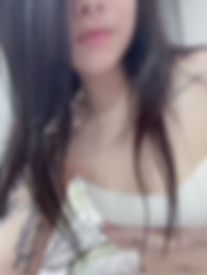  : 有人想摸摸看嗎😈差點不小心彈出來🔞想看更多私訊我呦！  #sexy #性感 #露臉 #奶 #大奶🔥 #甜美 #新人 #可愛 #生活