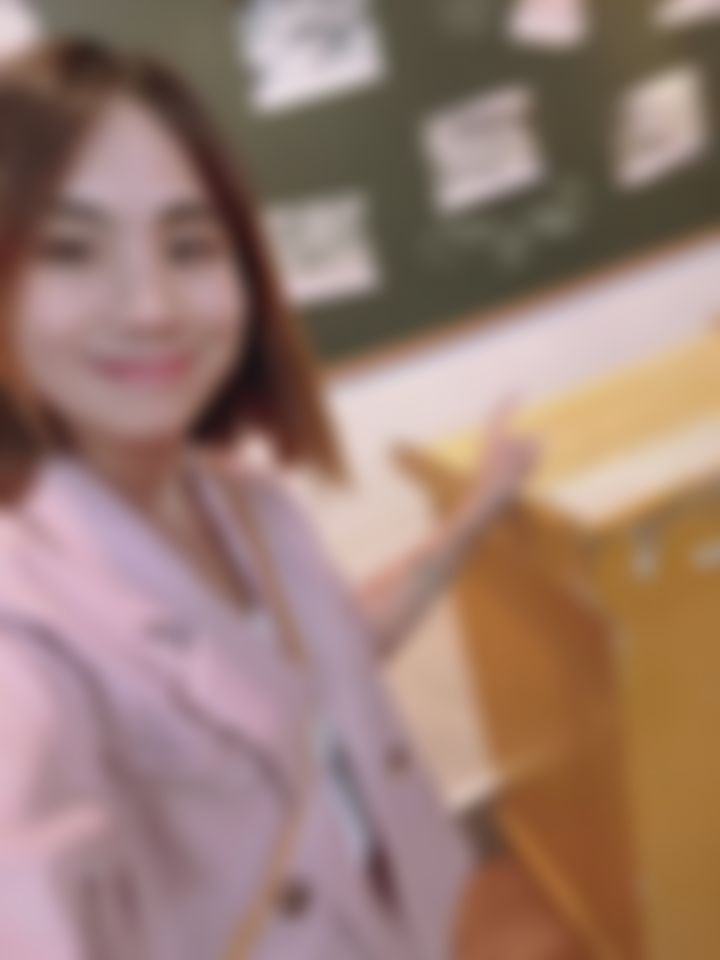  : 美樂老師上課囉😈
哪個壞學生還不乖乖坐好
等等老師要懲罰了🔞 #性感 #sexy #日常 #生活 #教室 #露臉 #可愛 #甜美