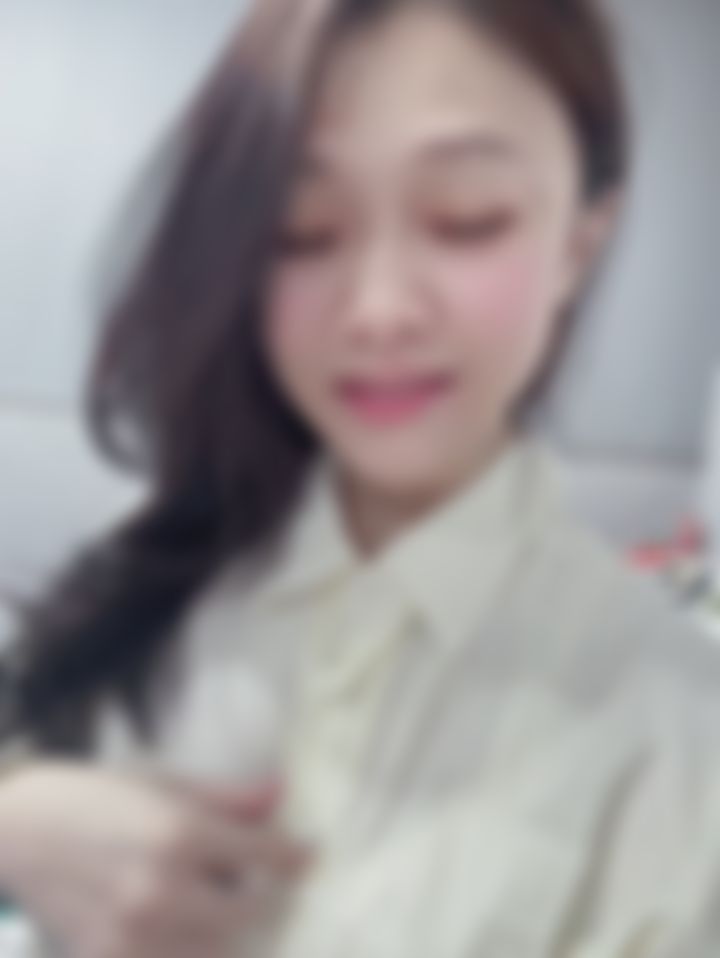  : 今天多了新指令😈歡迎大家來解我的扣子🥰 #sexy #性感 #生活 #露臉 #新人 #日常 #襯衫 #素人