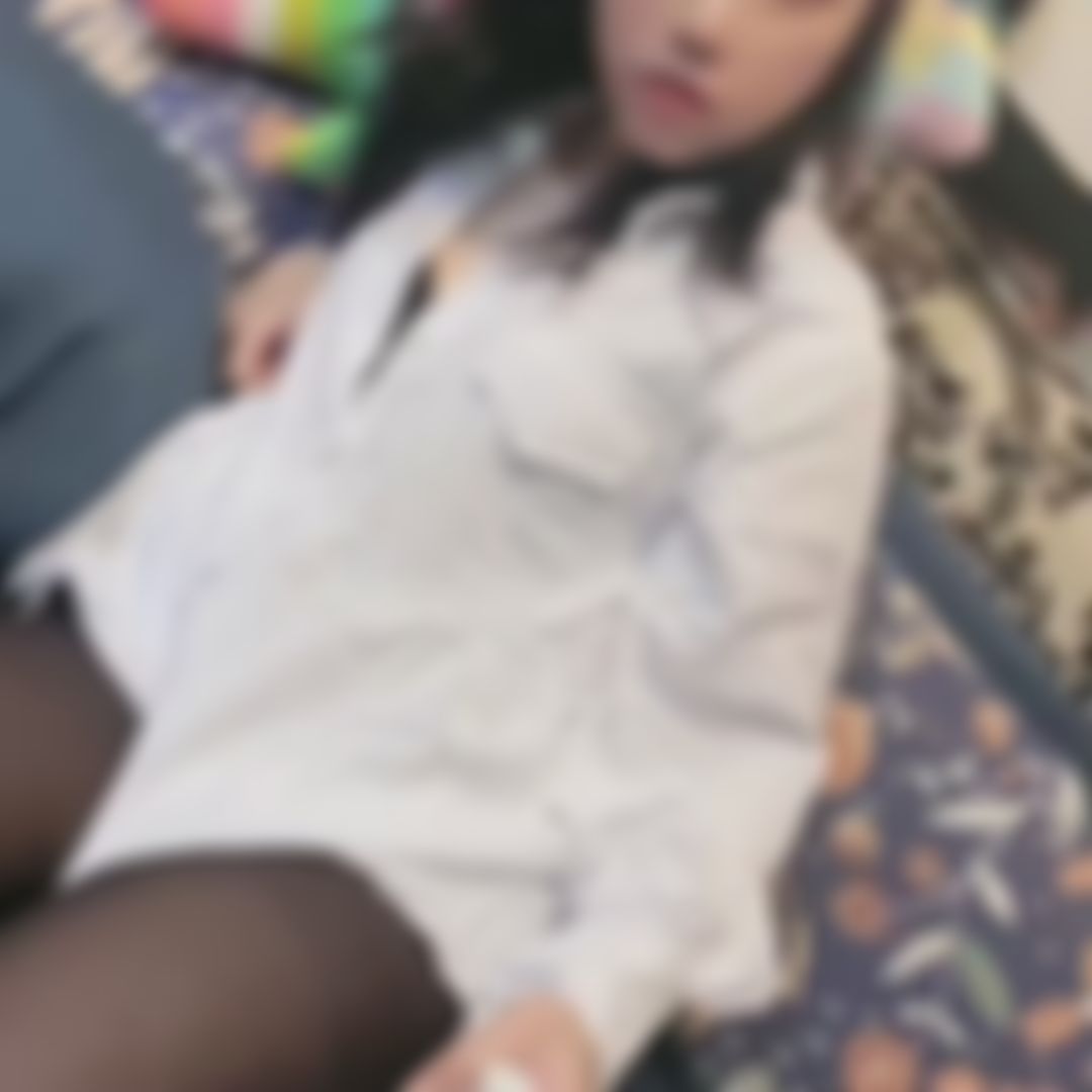 bunny0629bh. : 有人想看可可絲襪直穿嗎😈私訊告訴我~應該怎麼拍🥰 #sexy #絲襪 #性感 #露臉 #素人 #誘惑 #長腿 #騷